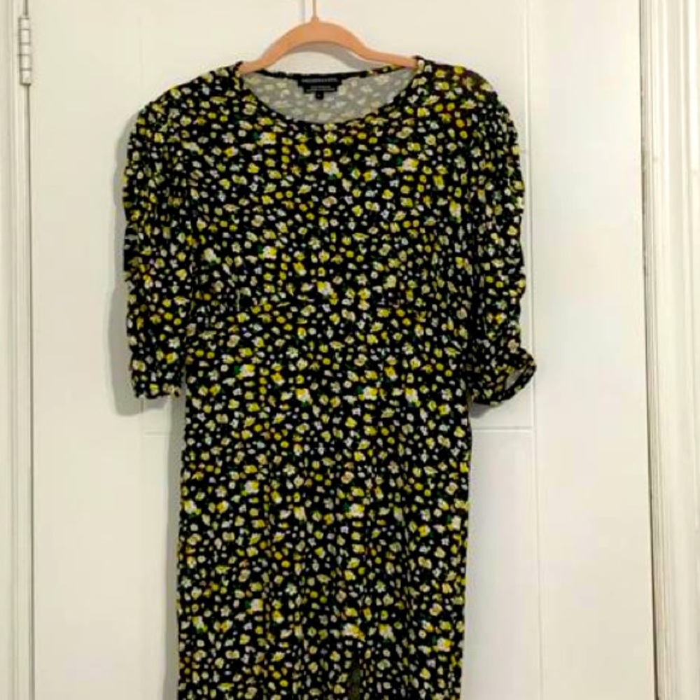 Gorgeous yellow floral dress - see pictures for floral pattern